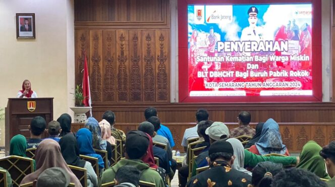 
					Mbak Ita Serahkan Santunan Kematian dan BLT DBHCHT bagi Buruh Rokok