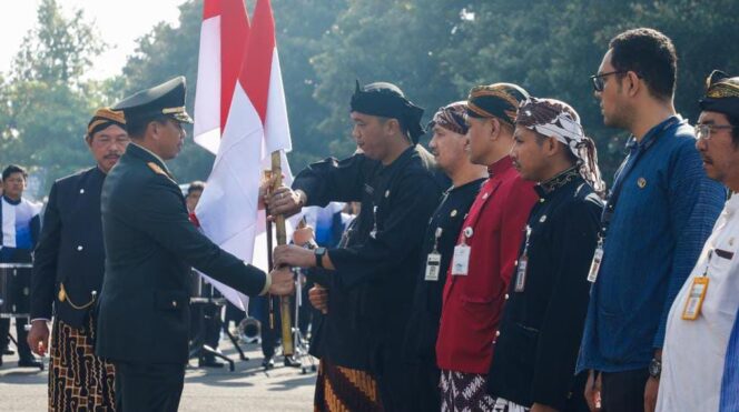 
					Pangdam IV/Diponegoro Hadiri Upacara Bersama Forkopimda Jateng