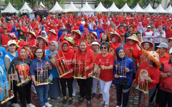 
					Wali Kota Semarang, Hevearita Gunaryanti Rahayu saat menghadiri Upacara Peringatan Hari Lanjut Usia di Balai Kota Semarang, Minggu (2/6/2024). (Ist)