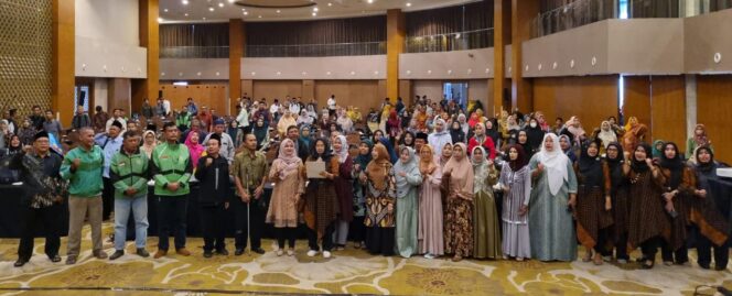 
					Ratusan Elemen Masyarakat Deklarasikan Mbak Iin Maju Pilwalkot 2024
