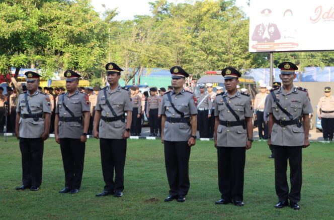 
					Kapolres Kendal AKBP Feria Kurniawan Pimpin Serah Terima Jabatan Tiga Kapolsek