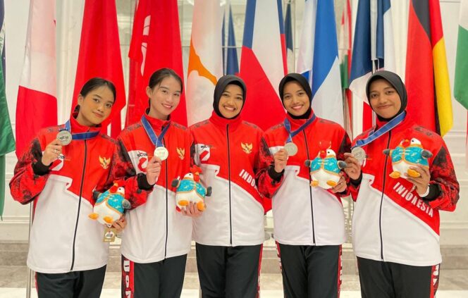 
					Tim Terjun Payung Polri Berprestasi di Kejuaraan Skydiving Asia dan Dunia