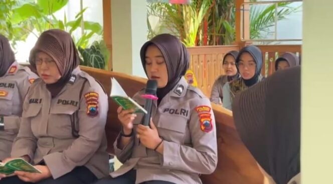 
					Bripda Sherly, Polwan Polresta Banyumas yang Hafal Alquran 30 Juz
