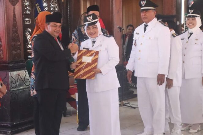 
					208 Kades di Kabupaten Semarang Terima SK Perpanjangan Masa Jabatan