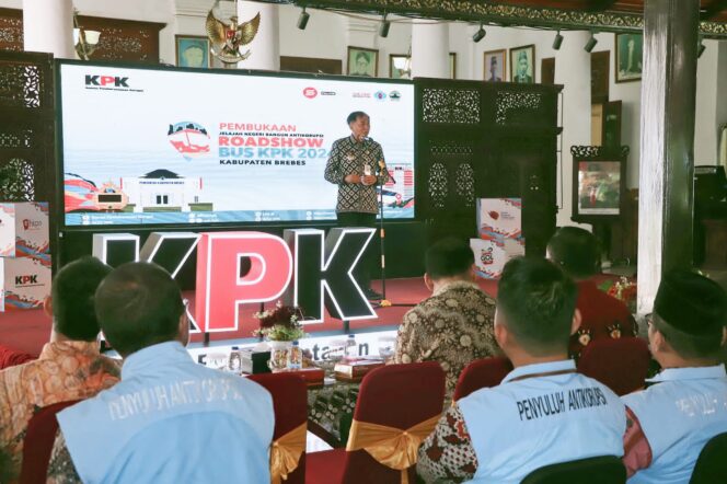 
					Roadshow Bus KPK, Pj Bupati Brebes Bertekad Sosialisasi Antikorupsi Hingga ke Desa