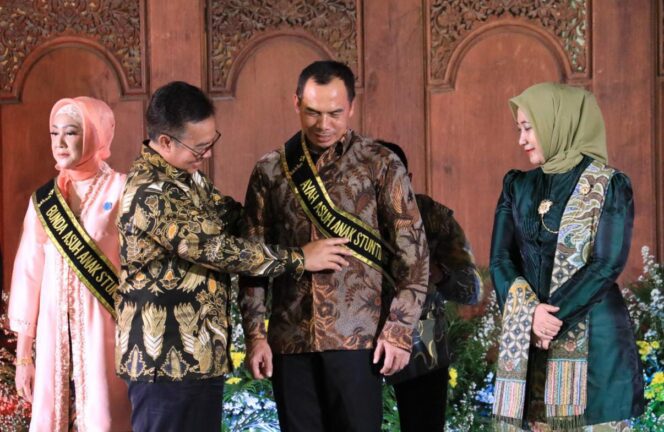 
					Pangdam IV/Diponegoro Hadiri Puncak Peringatan Harganas ke-31 di Semarang 