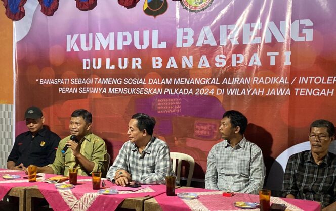 
					Dulur Banaspati di Klaten mengadakan acara Kumpul Bareng dan Deklarasi Pilkada Damai