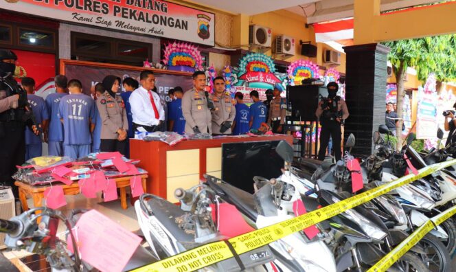 
					Konferensi pers di Mapolres Pekalongan 