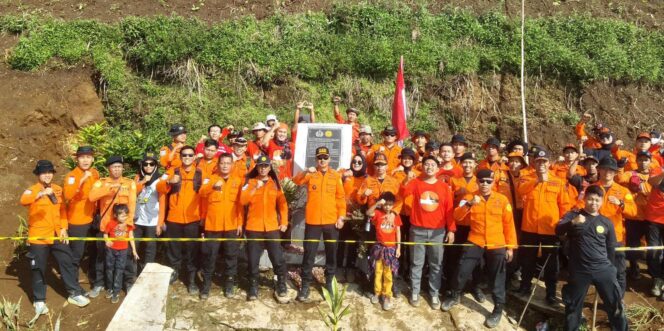 
					Doa bersama dan tabur bunga Memperingati tragedi jatuhnya helikopter Rescue HR-3602