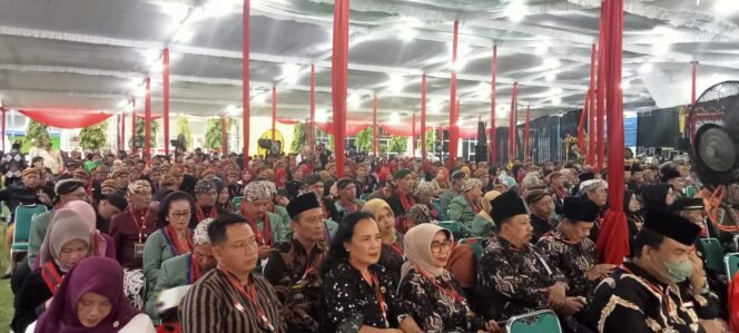 
					Ratusan anggota Permadani menghadiri peringatan Pancawindu Permadani di Upgris Semarang. (Foto: Kabarjateng.id)