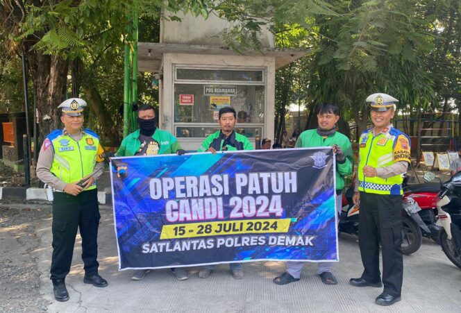 
					Satlantas Polres Demak Sosialisasi Operasi Patuh Candi 2024 ke Ojek Online