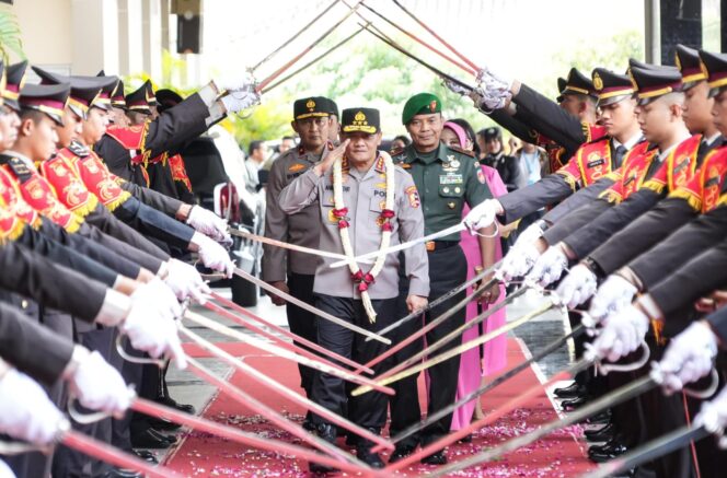 
					Perpisahan Penuh Haru, Farewell Parade untuk Komjen Pol Ahmad Luthfi di Mapolda Jateng