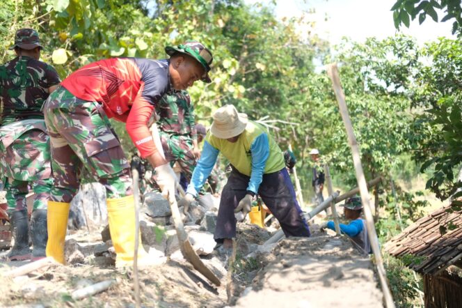 
					TMMD Rembang: Jalin Keakraban, Bangun Desa Impian
