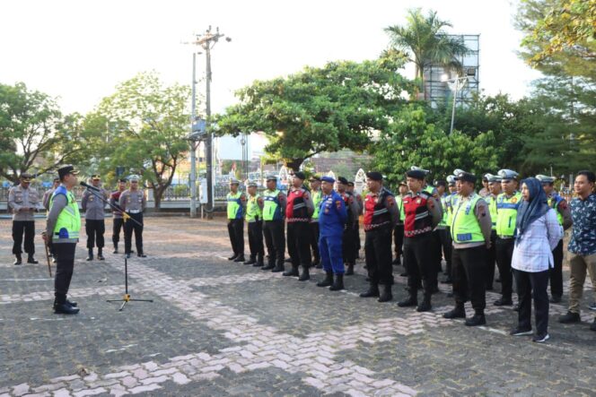 
					Polres Jepara Lakukan Akselerasi Commander Wish Kapolda Jateng, Kerahkan Ratusan Personil Tiap Pagi