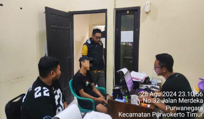 
					Dua Orang Pengedar Sabu di Banyumas Ditangkap Polisi