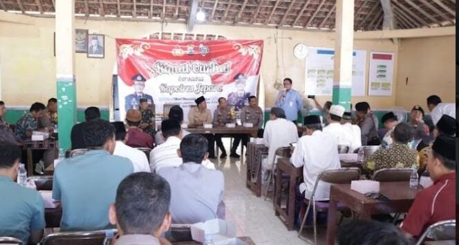 
					Polres Jepara Gelar Jumat Curhat, Upaya Cooling System Jelang Pilkada 2024