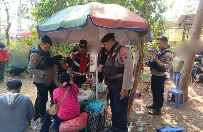 
					Jelang Pilkada 2024, Polisi Jepara Gencarkan Operasi KRYD dan Amankan Belasan Botol Miras Saat Pengamanan Konser Dangdut