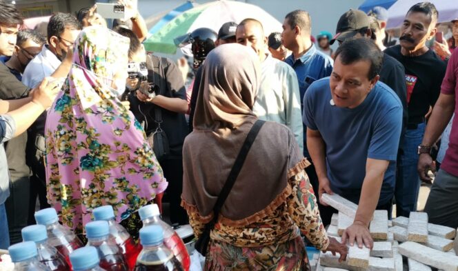 
					Ahmad Luthfi Blusukan Pasar Sukoharjo, Pedagang Berebut Foto Hingga Sampaikan Keluhan
