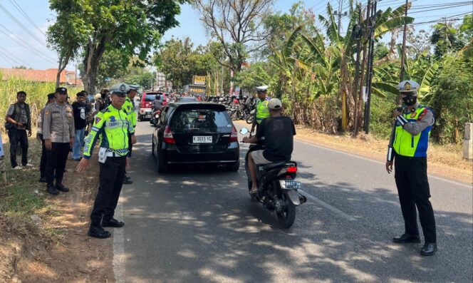 
					Polres Jepara Perketat Penyekatan Suporter Menjelang Derby Muria