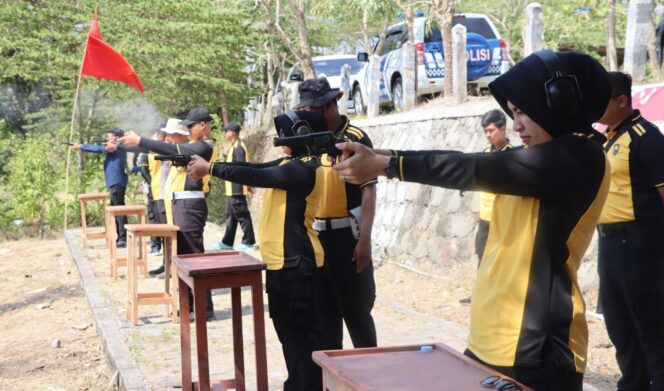 
					Polres Demak Gelar Latihan Menembak untuk Calon Walpri dalam Pilkada 2024