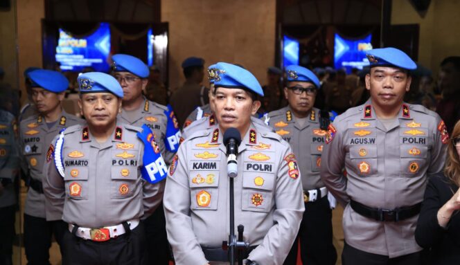 
					Propam Polri Tegaskan Netralitas Anggota dalam Pilkada 2024, Siap Tindak Tegas Pelanggaran