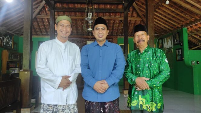
					Gus Ridho, Pengasuh Ponpes Manba’ul Hikmah Wonogiri Yakin Gus Yasin Amanah dan Qobul Hajat