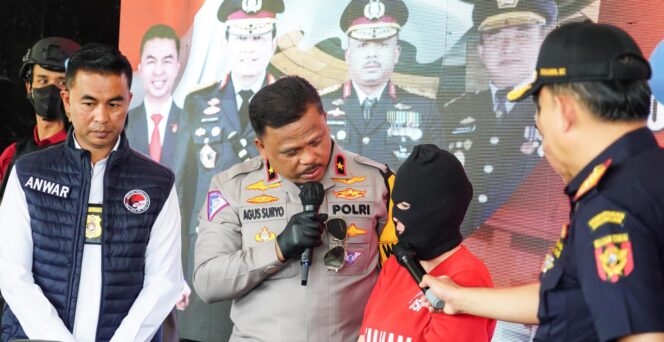 
					Ditresnarkoba Polda Jateng Bongkar Pengiriman 12 Kilogram Sabu, Tersangka Residivis Ditangkap