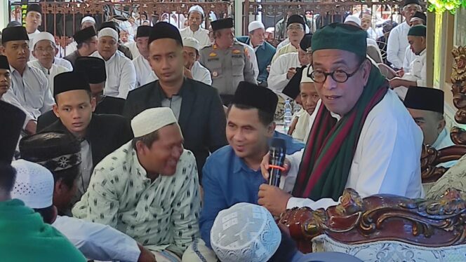
					Hadiri Puncak Maulid di Jepara, Gus Yasin Didapuk Doa Nikah Massal