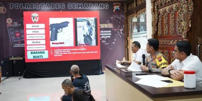 
					Polrestabes Semarang Gelar Konferensi Pers Ungkap Motif Tragis di Balik Penembakan Gadis 14 Tahun