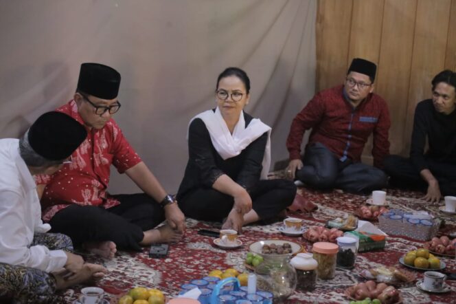 
					Silaturahmi ke Sejumlah Ponpes, Agustin dan Iswar Diminta Kawal Perda Pesantren