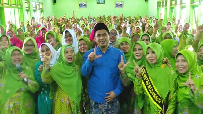 
					Yel Yel Luthfi-Yasin di Dadaku Sambut Meriah Kehadiran Gus Yasin di Pemalang