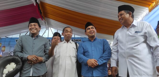 
					Ceramah di depan 10 Ribu Orang, Anwar Zahid: Baliho Gus Yasin di Hati Rakyat, Bukan Penunggu Pohon