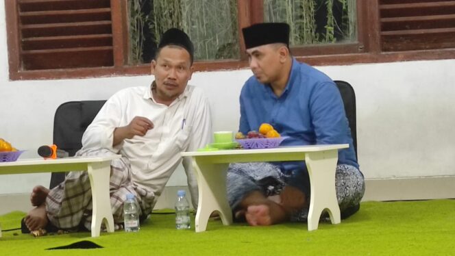 
					Gus Yasin Sowan Gus Baha di Rembang, Bahas Apa Ya?