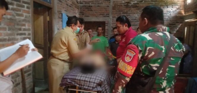 
					Seorang Tukang Bangunan Temukan Pemilik Rumah Gantung Diri