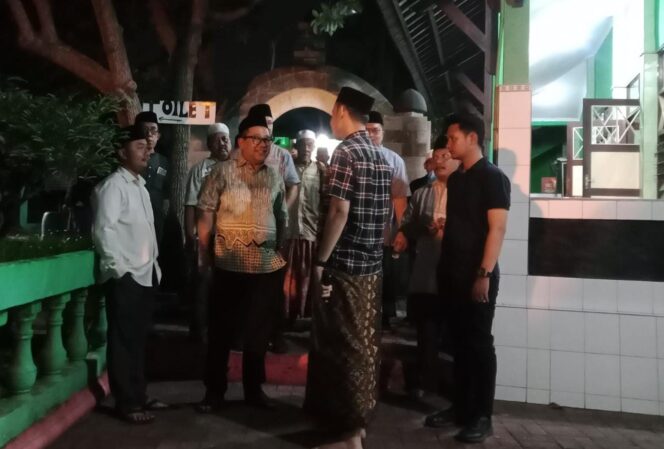
					Iswar Lakukan Napak Tilas di Makam Sunan Pandanaran, Ceritakan Awal Berdirinya Kota Semarang