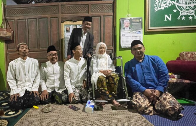 
					Isi Pengajian di Bergas, Gus Yasin Jelaskan Perlunya Tawassul