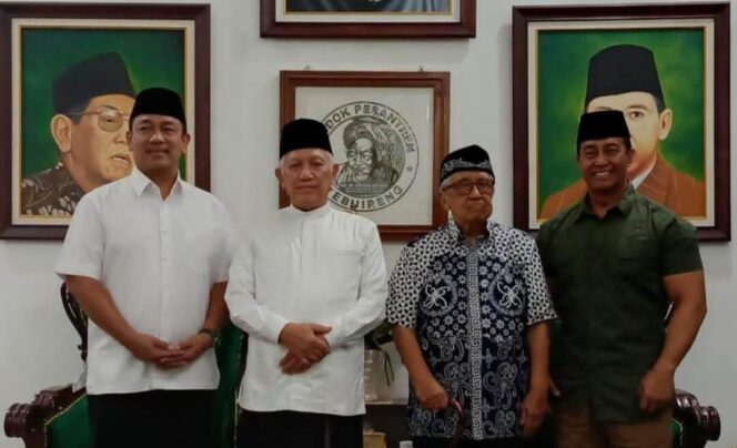 
					Peringati HSN di Ponpes Tebuireng, Andika-Hendi Terima Naskah Resolusi Jihad