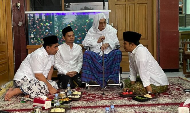 
					Gus Yasin Sowan Pondok Ploso Kediri Minta Doa Restu Mbah Kyai Djazuli