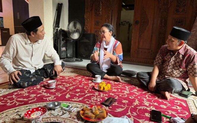 
					Silaturahmi ke Ponpes Al-Itqon, Mbak Agustin Prioritas Masukan Sebagai Program