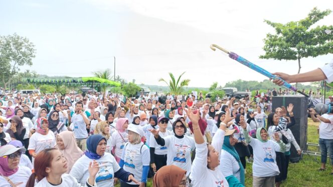 
					Warga Kecamatan Beringin Antusias Ikuti Senam Pagi Bersama Paslon 02 di Lapangan Sendang