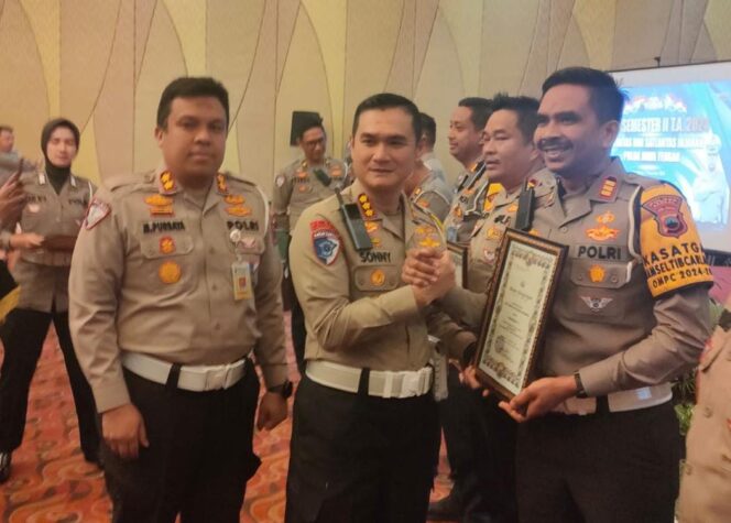 
					Satlantas Polres Kendal Raih Penghargaan Kinerja Terbaik di Tingkat Polres Tipe B
