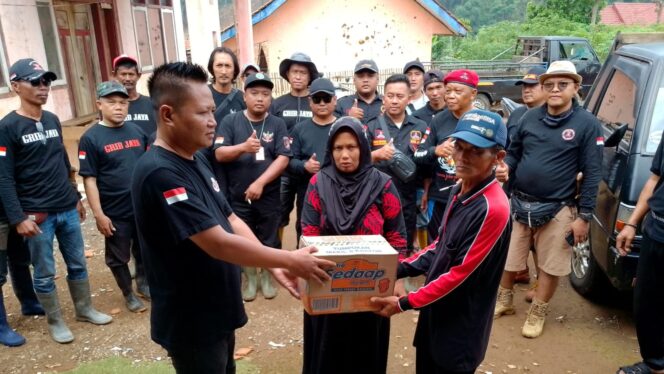 
					Peduli Korban Bencana Alam di Salem, GRIB Jaya Kabupaten Brebes Gelar Baksos