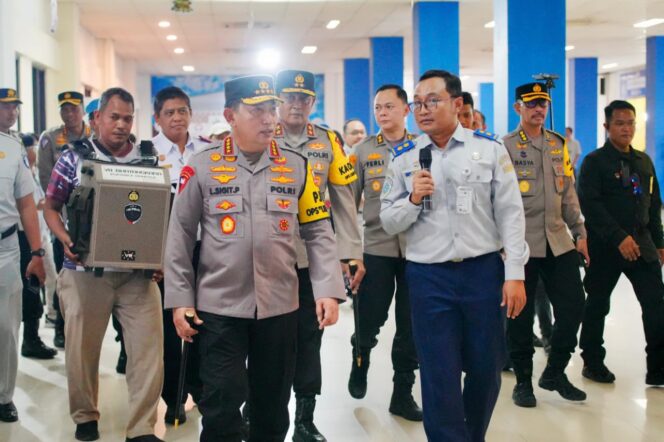 
					Kapolri Cek Kesiapan Terminal Hingga Wisata di Solo Jelang Nataru