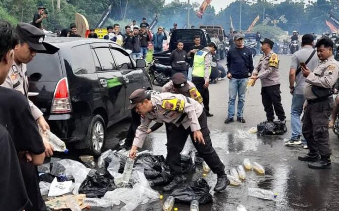 
					Polsek Mijen Razia Miras pada Acara Komunitas Dua Tak di Sirkuit