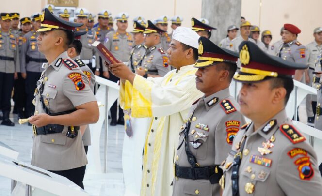 
					Polda Jateng Gelar Sertijab 3 PJU dan 15 Kapolres Jajaran, Berikut Daftarnya