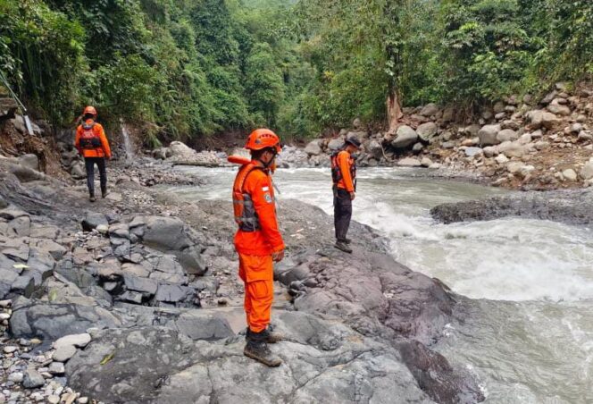 
					Tim SAR Fokuskan Pencarian Korban Banjir Bandang di Sungai Welo