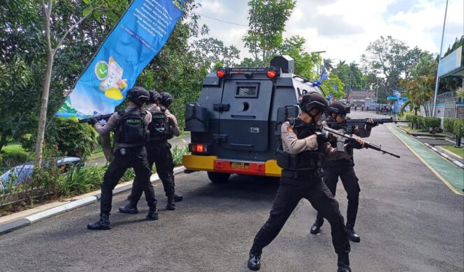 
					Polres Semarang Gelar Simulasi Pengamanan Obyek Vital
