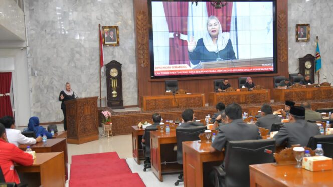 
					Mbak Ita Pamit dalam Paripurna Terakhir, Sampaikan Apresiasi kepada DPRD dan Masyarakat