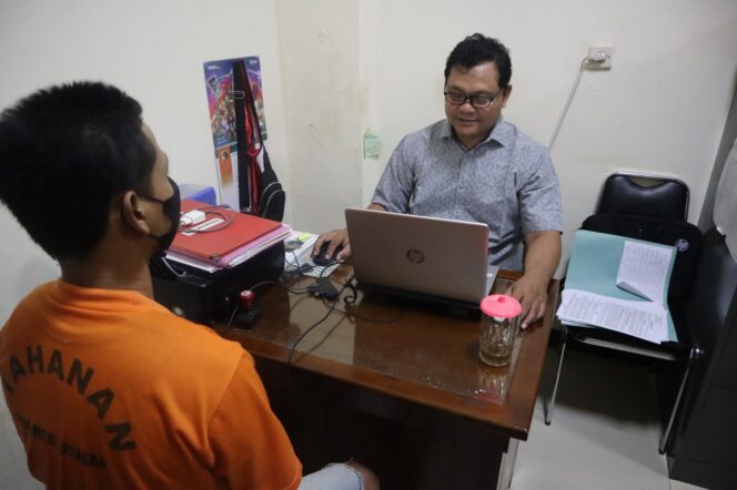 
					Sat Resnarkoba Polres Demak Tangkap Kurir Sabu, Barang Bukti Diselipkan dalam Bungkus Rokok