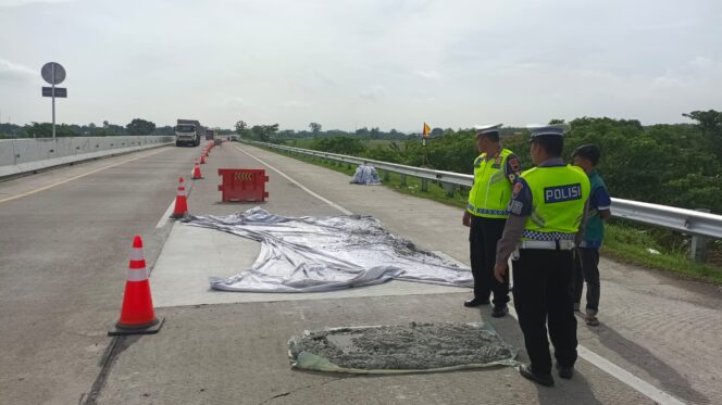 
					Polda Jateng Edukasi Keselamatan Pekerja Jalan Tol dalam Ops Keselamatan Candi 2025